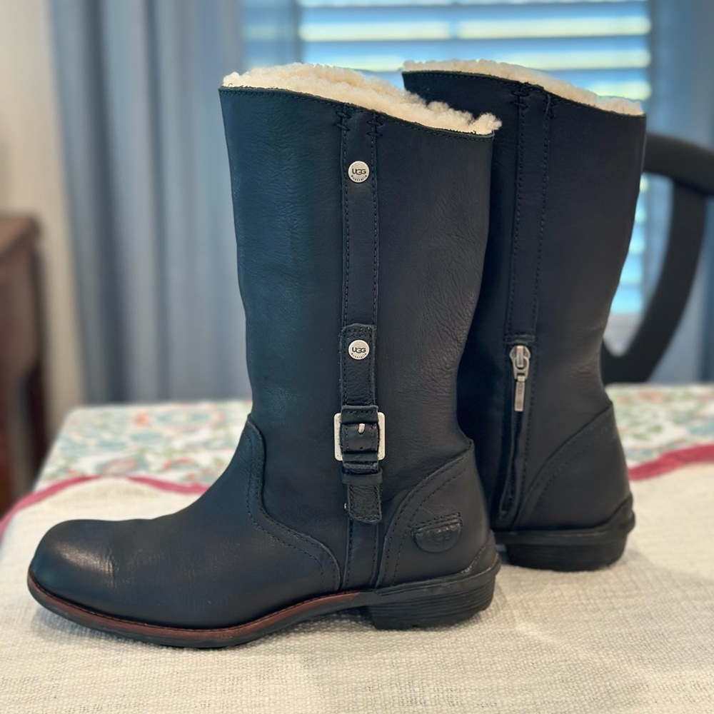 UGG Australia Bellevue Women's Black Fur Leather Boots S/N 5745 Size 6 $175